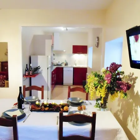 Apartment Les De La Fontaine Jullié